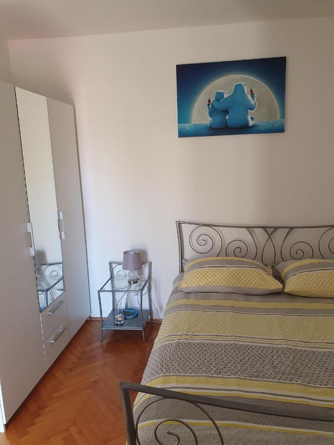 Apartmani Adam Primosten Ngoại thất bức ảnh