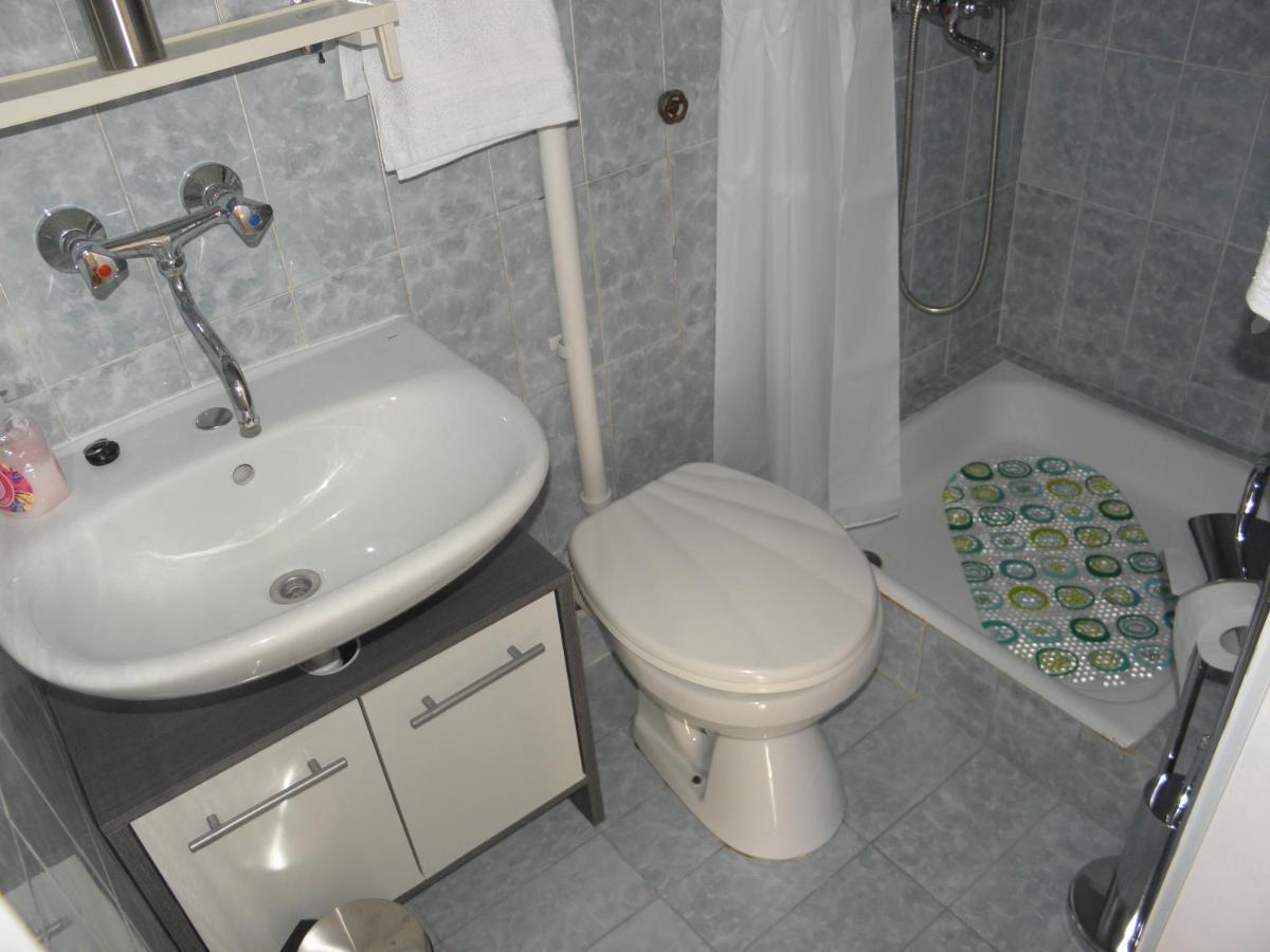 Apartmani Adam Primosten Ngoại thất bức ảnh