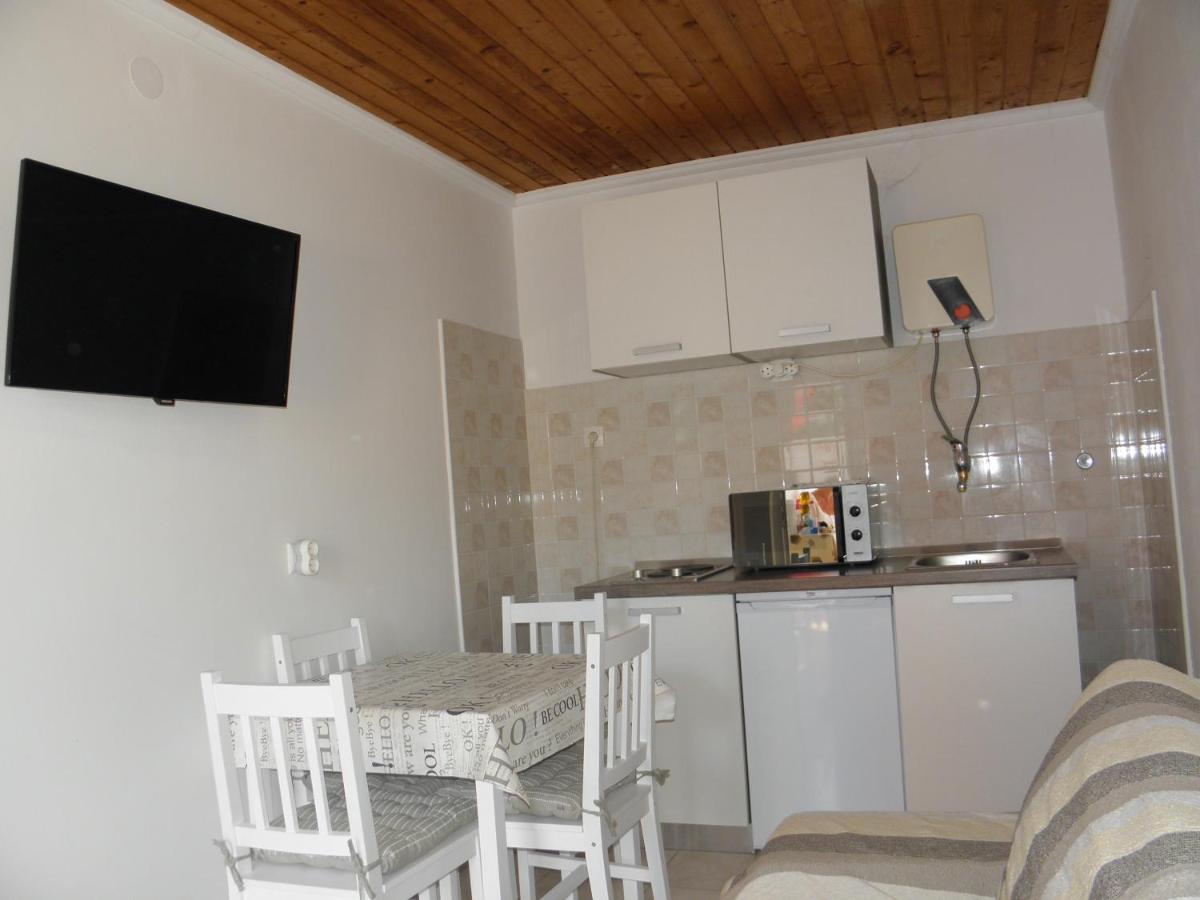 Apartmani Adam Primosten Ngoại thất bức ảnh